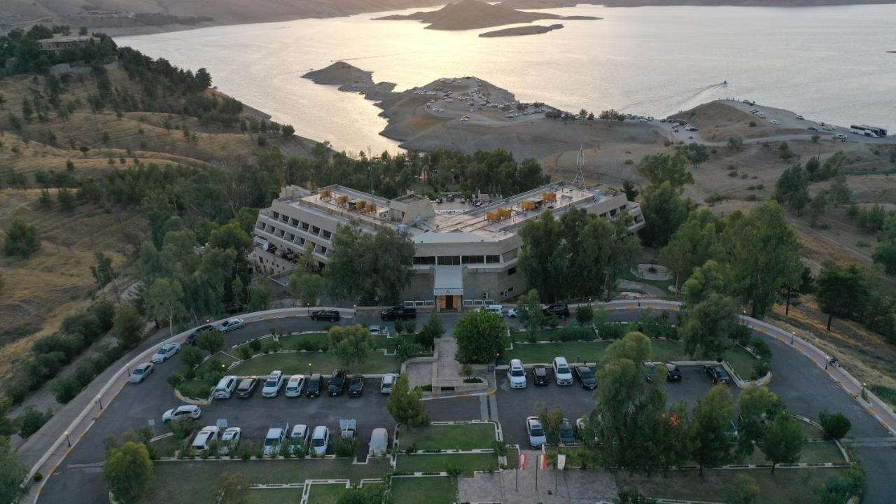 Ashur Hotel Dukhan Exterior foto